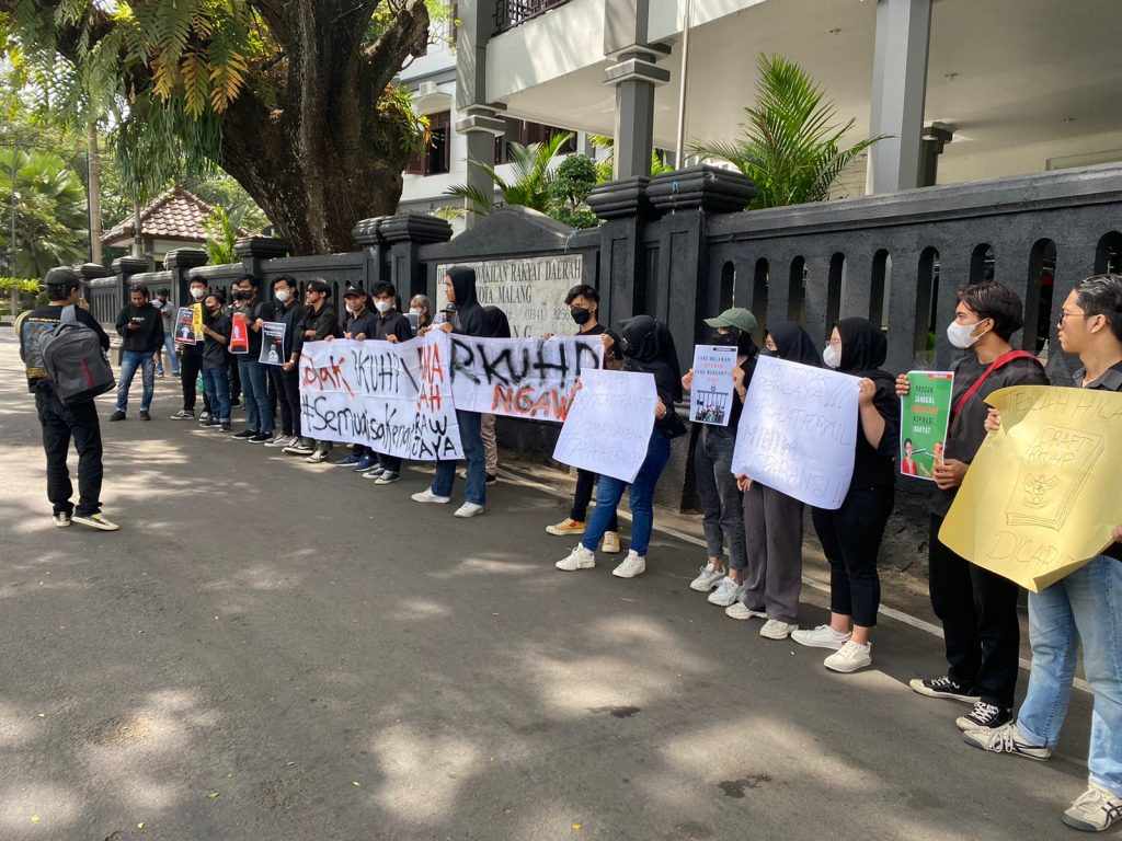 Mahasiswa di Malang Tuntut Transparansi Draft RKUHP