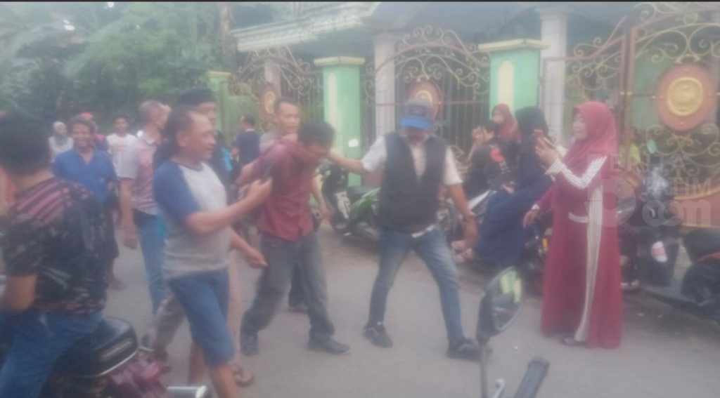 Kepergok, Pencuri Dihajar Warga di Mojokerto, Satu Kabur