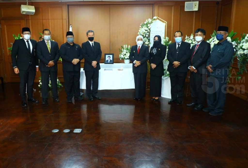 Datangi Konjen Jepang, Khofifah Berduka Wafatnya Shinzo Abe