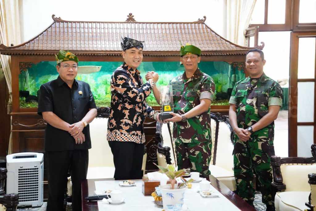 Diskusikan TMMD, Danrem 084/Bhaskara Jaya Sambangi Pendopo Kabupaten Sidoarjo