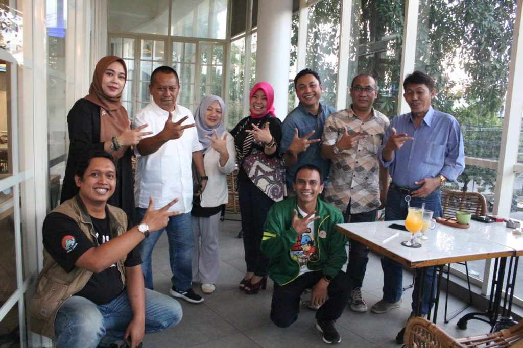 PWI Jatim dan STIKOSA-AWS Teken MoU Permudah Penyelesaian S1 Wartawan dan Keluarga