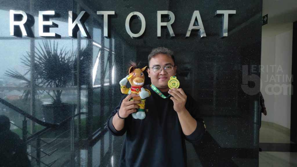 Keren, Pegulat Muda Ini Ternyata Seorang Analis Kesehatan