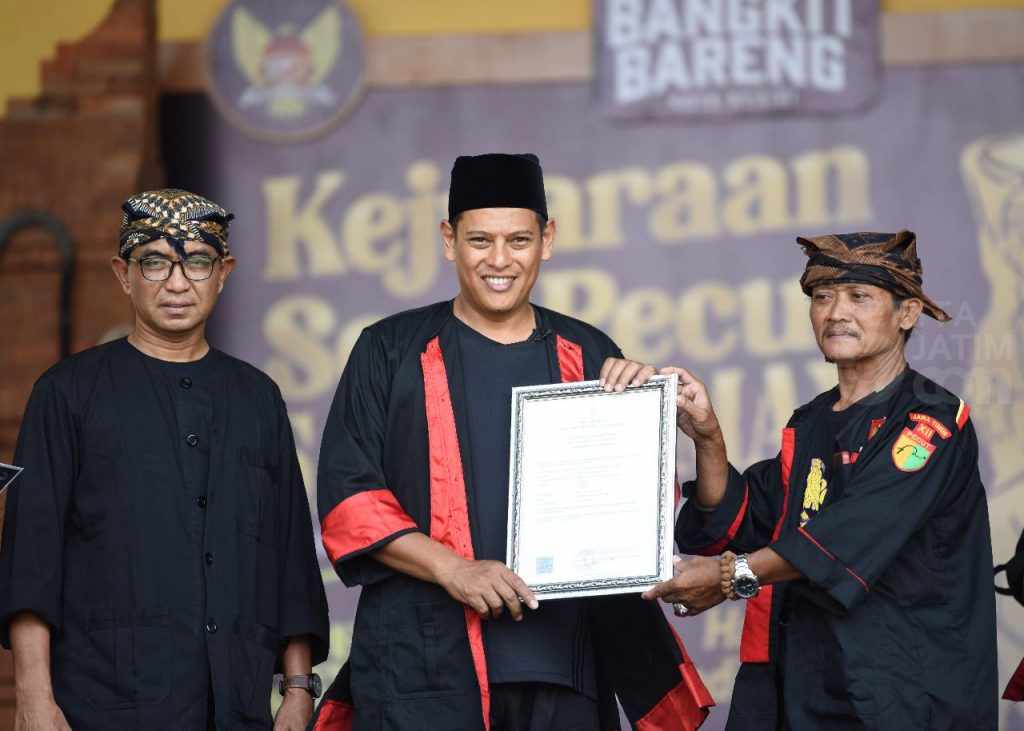 Wali Kota Kediri Buka Gelaran Kejuaraan Pecut Samandiman di Goa Selomangleng Peringati Hari Jadi ke-1143