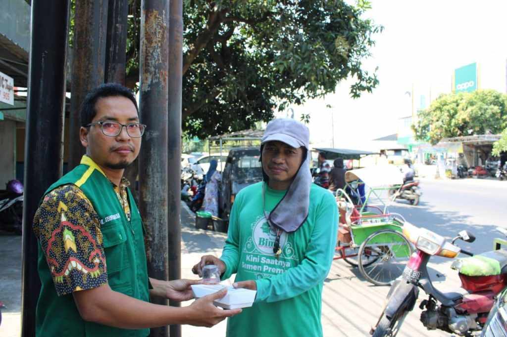 Hari Jadi Kota Kediri ke-1143, Si Jamal, BPBD dan Sigabta SMAN 7 Berbagi ke Pejuang Jalanan