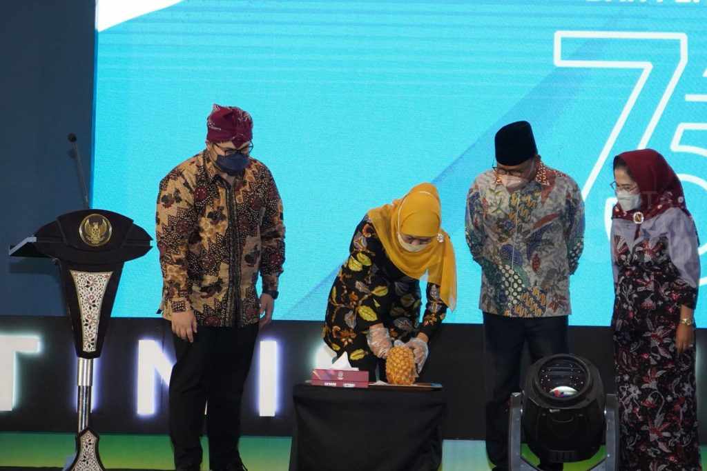 Bupati Kediri Sajikan Nanas Kelud, Gubernur Jatim Sebut Terlezat Se-Indonesia