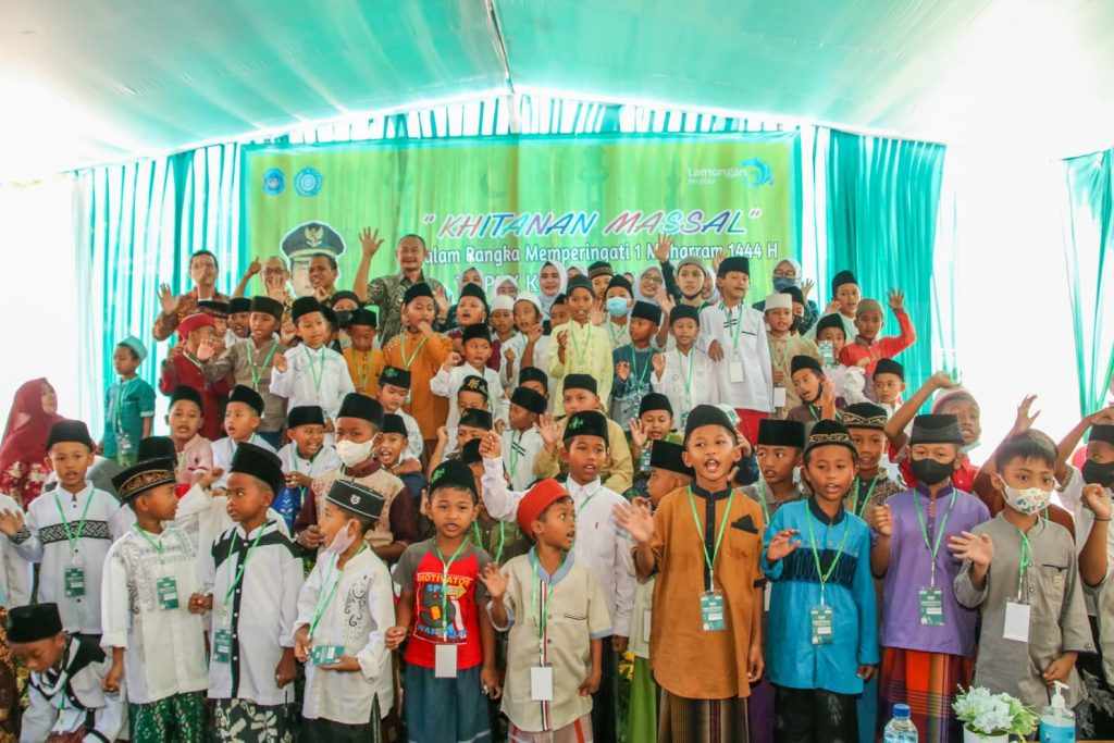Peringatan 1 Muharram, 100 Anak Lamongan Difasilitasi Khitan Gratis dan Diberi Uang Saku