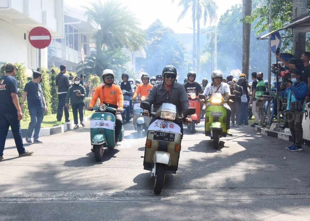 Wali Kota Kediri Keliling Bareng Scooterist Road Show KSF 5