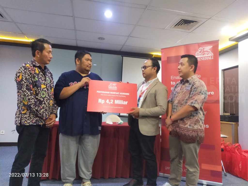 Punya 13 Polis Asuransi, Pedagang Toko Klontong Mojokerto Tinggalkan Rp 4,2 M Untuk Ahli Warisnya