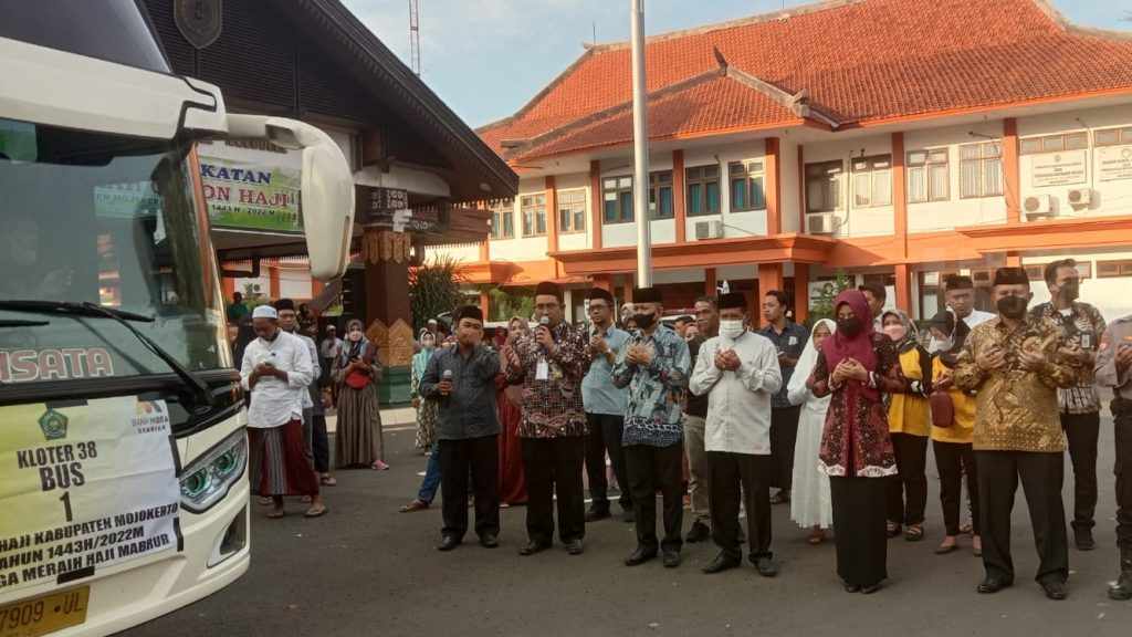 Bupati Mojokerto Lepas Kloter CJH Terakhir