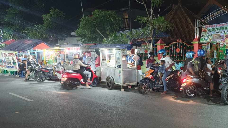 Wisata Malam Street Food Bojonegoro, Tinggal Pilih Banyak Menu