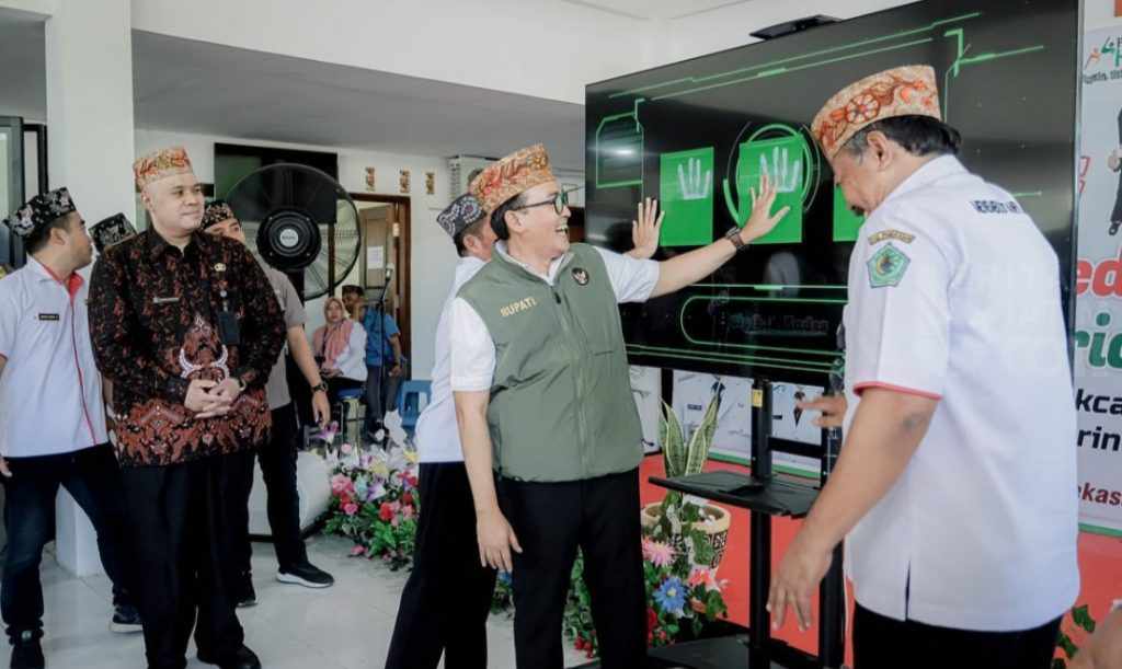Maksimalkan Layanan, Bupati Pamekasan Resmikan Program ‘Sip Pak Kades’