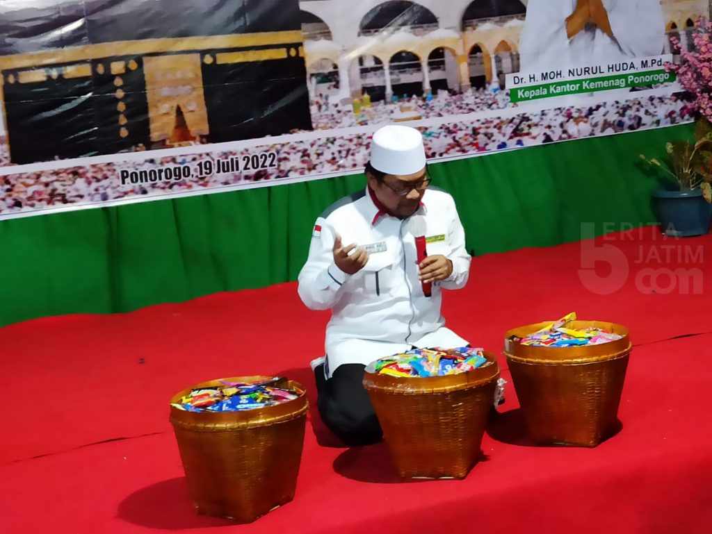 Ngalap Berkah, Jajan Kirab Pusaka Didoakan Oleh Jemaah Haji Ponorogo