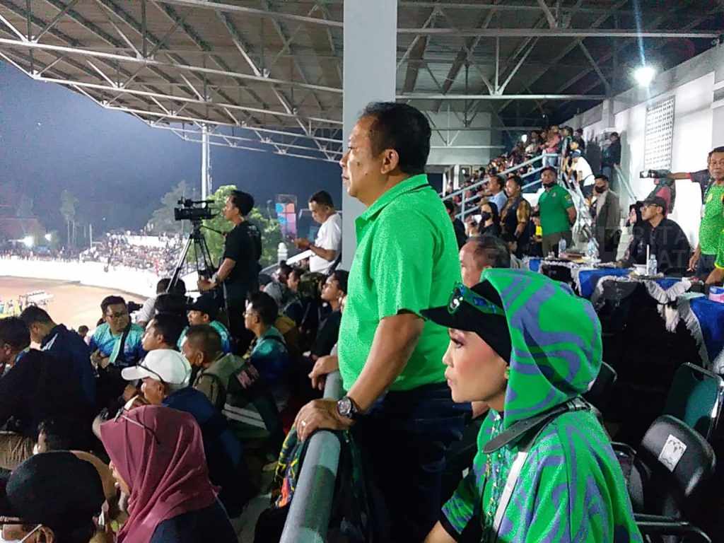 Kisah Bupati Jember dan Lumajang Ikut Atasi Luberan Penonton di Stadion Semeru