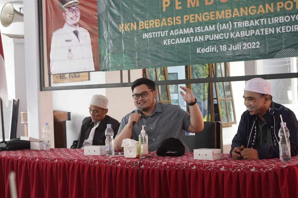 Terima Mahasiswa KKN, Bupati Kediri: Kalau Pak Lurah Pusing, Doain Biar Cepat Sembuh