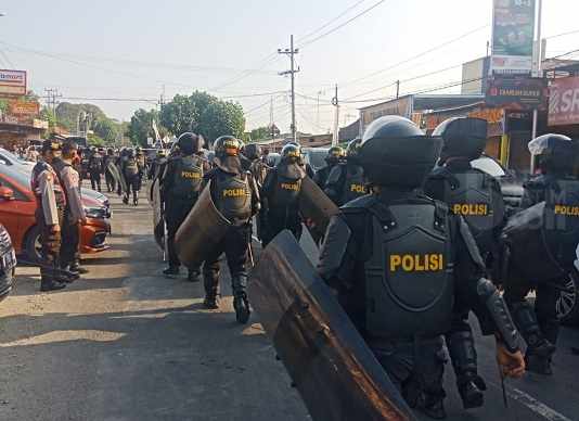 Buru MSAT, Ratusan Pasukan Brimob Kembali Kepung Pondok Ploso Jombang