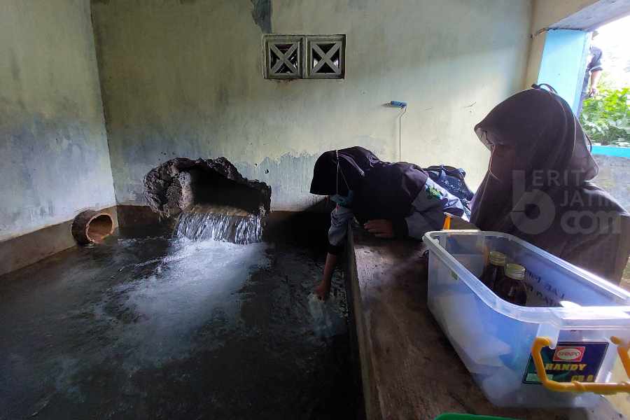 Hasil Cek Lapangan Perumdam Lawu dan AKL, Air Jernih Tak Berbau Kotoran Sapi
