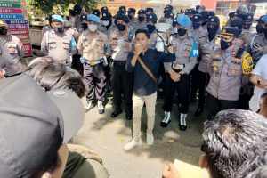 Baru 2 Pekan Menjabat, Kapolres Sumenep Sudah Didemo Mahasiswa