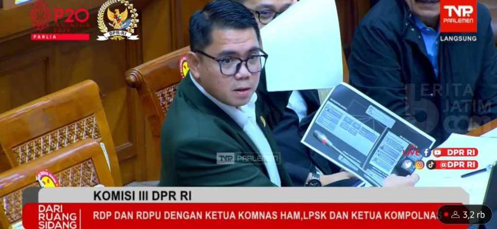 Arteria Dahlan Tunjukkan Diagram Kekaisaran Ferdy Sambo