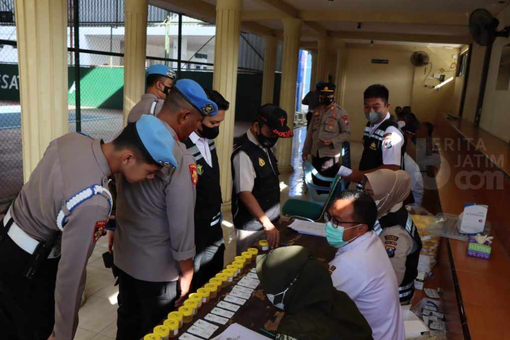 Mendadak, Seluruh Pejabat Polres Sumenep Dites Urine