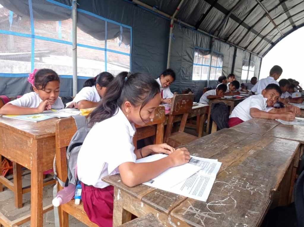 Terusir ke Rumah Warga, Siswa SDN 2 Karangpatihan Ponorogo: Kantinnya Jauh