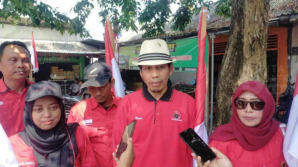 PDI Perjuangan Lamongan Sukseskan Gerakan 10 Juta Bendera Merah Putih