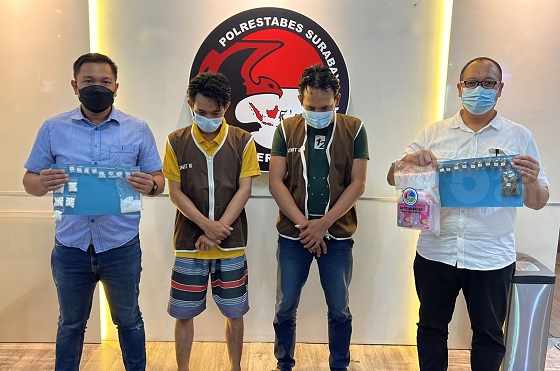 Sembunyikan Sabu di Wadah ‘Cotton Buds’, 2 Bandar di Surabaya Diborgol