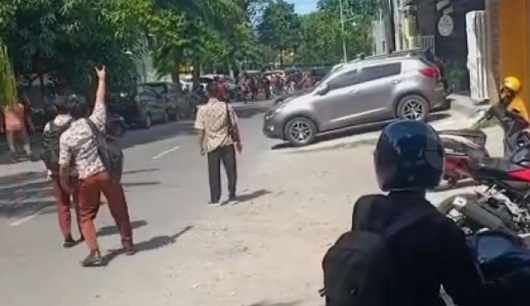 Usai Salat Jumat, Tawuran Antar Pelajar Terjadi di Surabaya