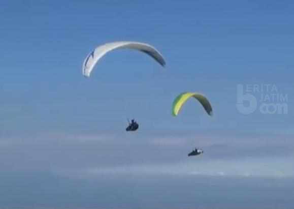 Atlet Mancanegara Turut Gabung Kejuaraan Paralayang di Gunung Blego Magetan