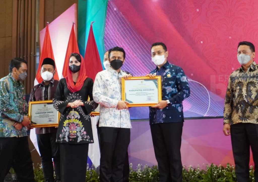 Pemkab Sidoarjo Terima Penghargaan Kinerja Pencapaian IRL pada BIAN 2022