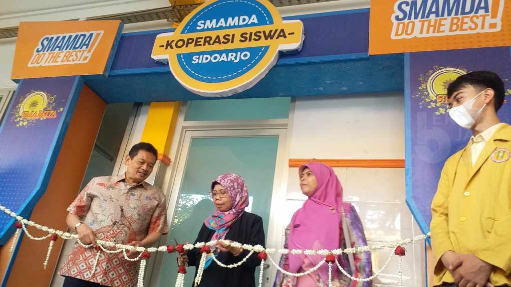 Koperasi Siswa Smamda Sidoarjo Diresmikan