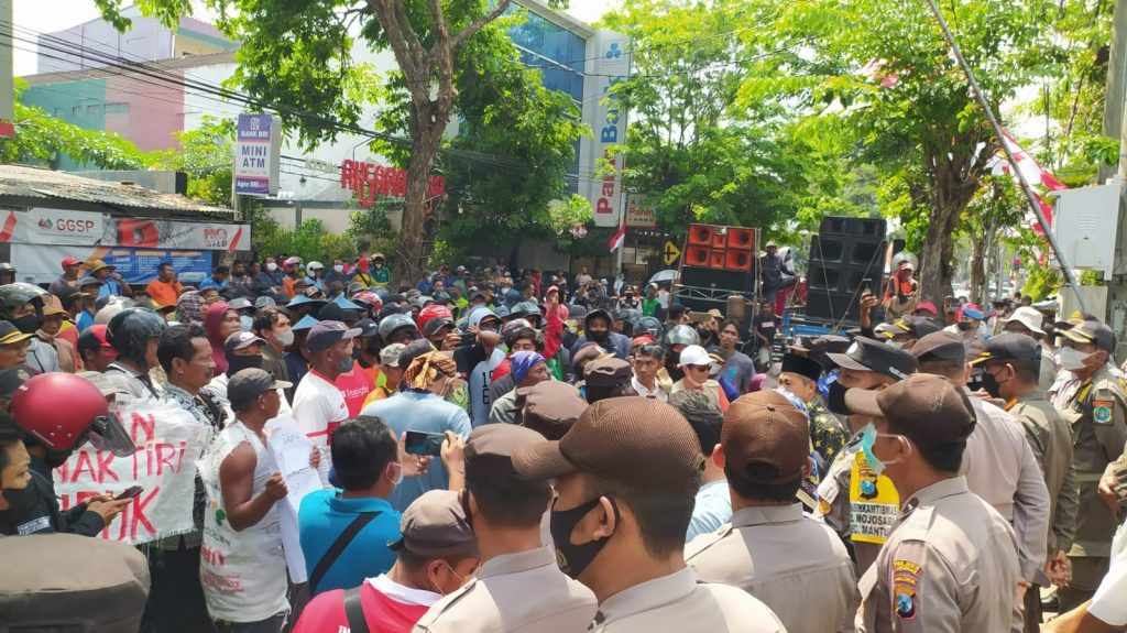 Ribuan Petani Tambak Lamongan Unjuk Rasa, Desak Permentan 10/2022 Dihapus