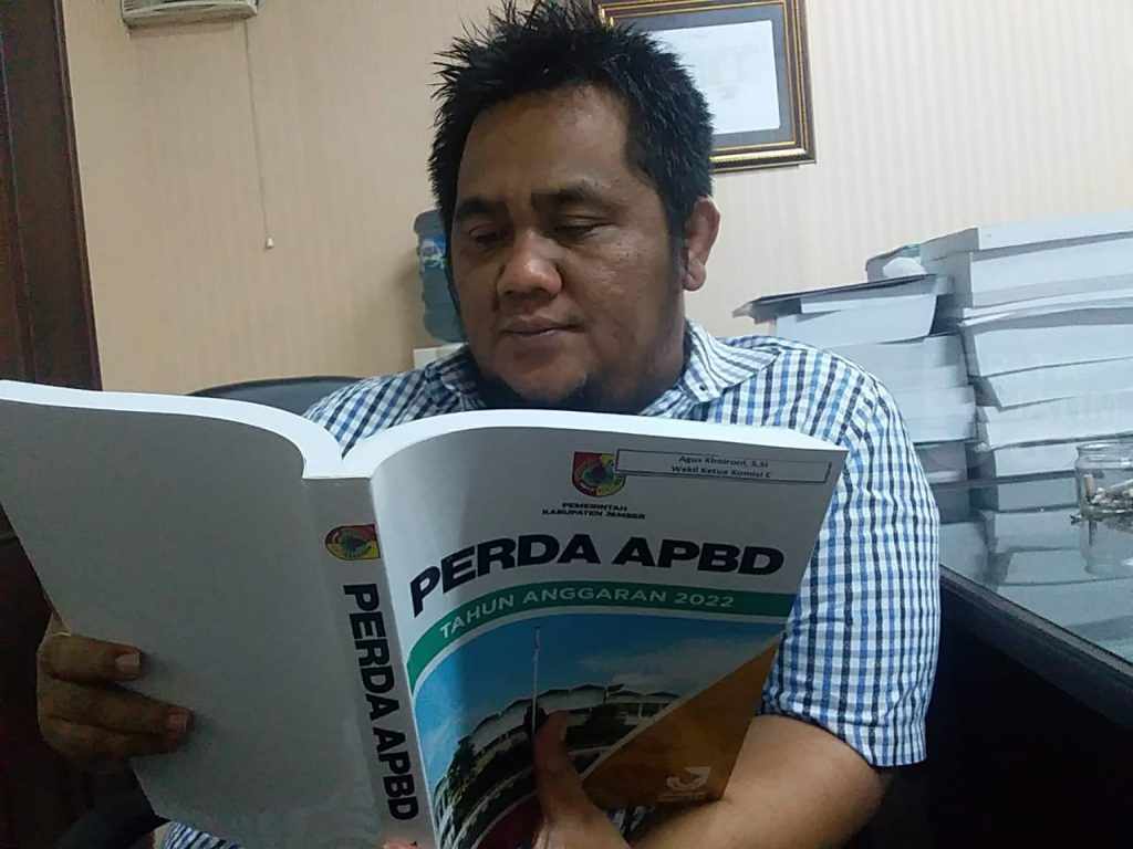 Puji Dulu, Sentil Kemudian: Gaya Nasdem Jember Hadapi Bupati Hendy Ketua Komisi C DPRD Jember Budi Wicaksono.