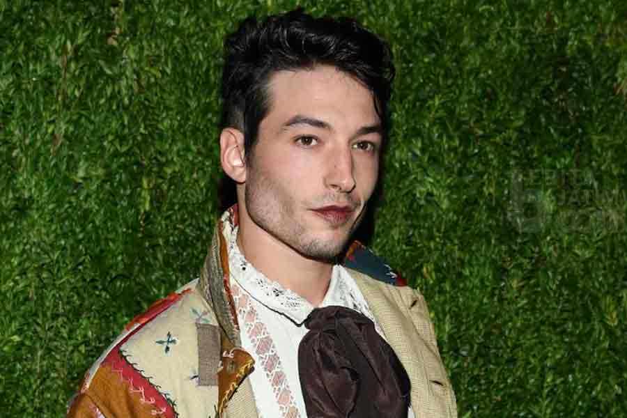 Kembali Berulah, Aktor Film The Flash, Ezra Miller Didakwa Dengan Tuduhan Pencurian Alkohol