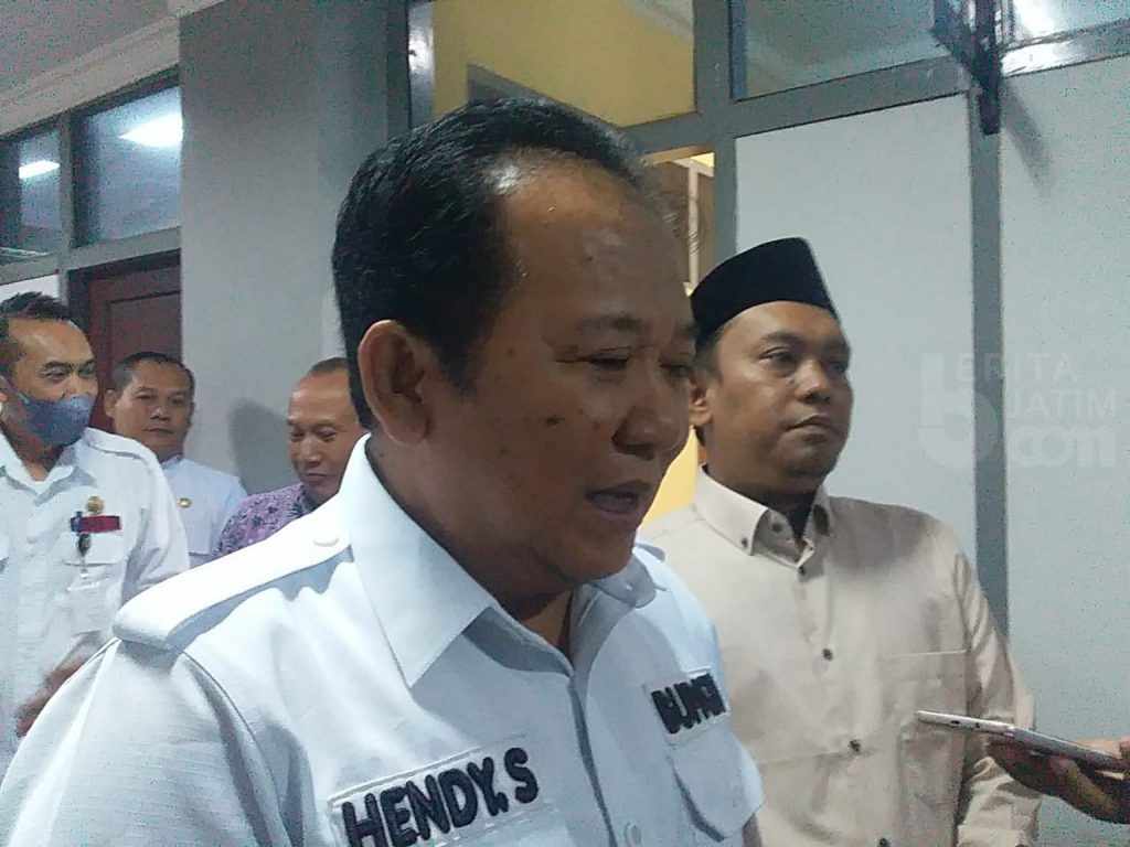 Bupati Serahkan Sendiri KUA-PPAS APBD Jember 2023 ke DPRD Jember