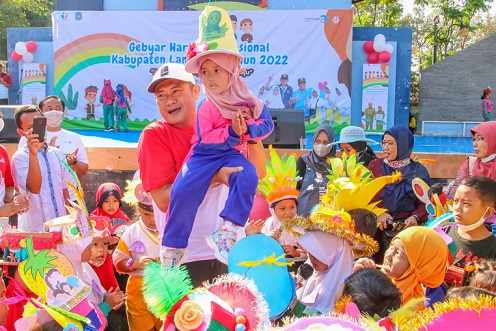 Lamongan Dukung Iklim Kondusif Tumbuh Kembang Anak Lewat Gebyar Hari Anak Nasional