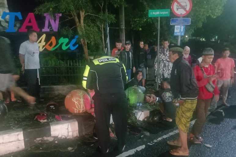 Ngeblong Lampu Merah, Pria di Magetan Tabrak Pelajar Hingga Tewas