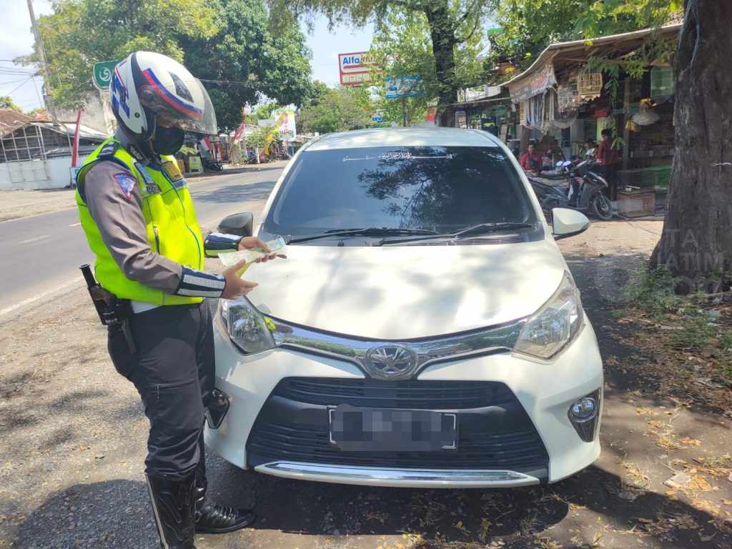 Polisi di Probolinggo Amankan Pengemudi Calya dengan Plat dan STNK Palsu