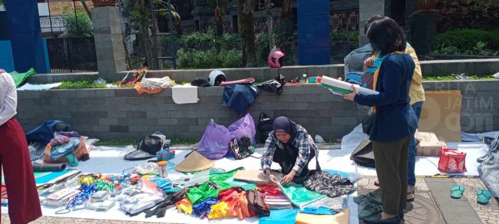 Pedagang Datang ke Malang, Jualan Kebutuhan PKK Maba UB
