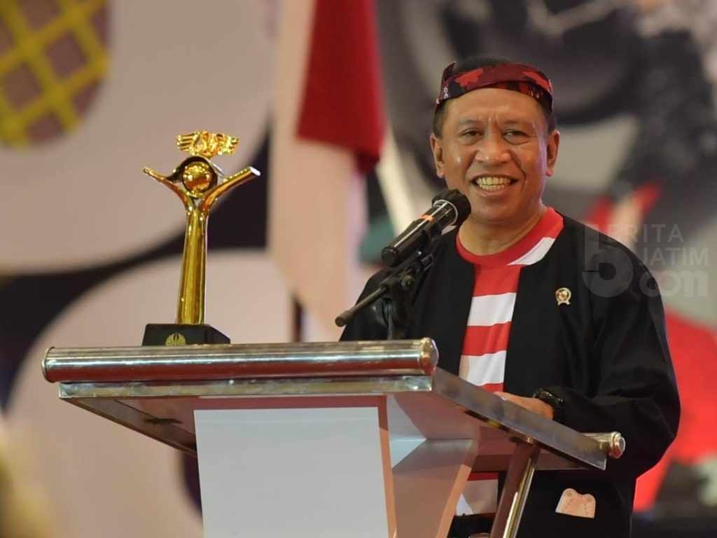Menpora Amali Terima Penghargaan Widya Wiyata Dharma Samya dari Unesa