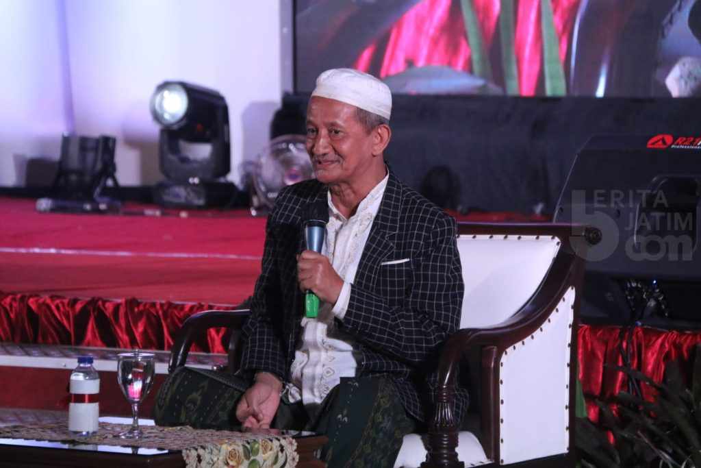 Peringati HUT ke-77 Kemerdekaan RI, Bupati Sidoarjo Bareng Kyai Khos Gaungkan Shalawat dan Tasyakuran di Pendapa