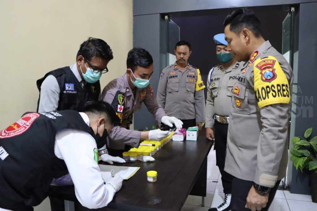Wujudkan Zero Narkoba, Polres Probolinggo Gelar Tes Urine Dadakan