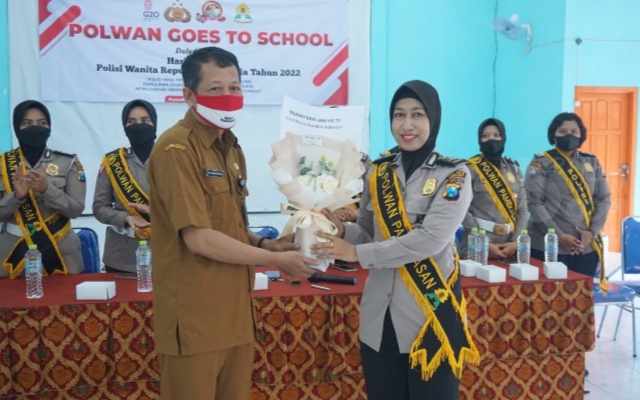 Sosialisasi Cerdas Aman Bermedia Sosial Bagi Siswa