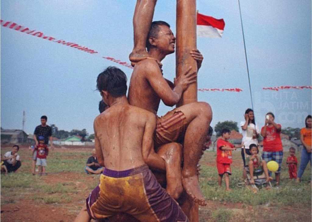 Rekomendasi Hadiah Panjat Pinang yang Menarik untuk 17 Agustus