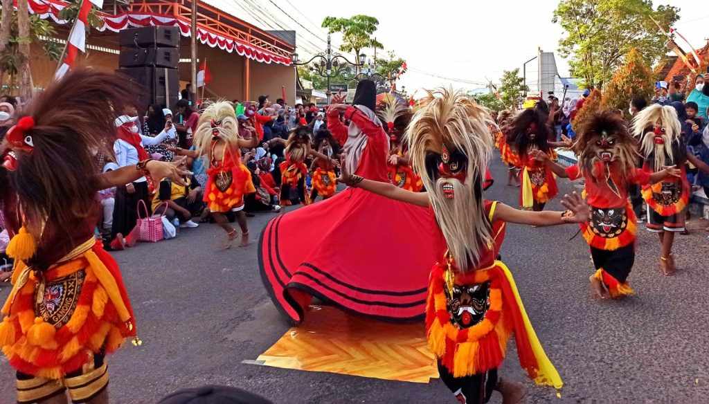 2022 Bujangganong Berkolaborasi 100 Penari Sufi, Bupati Sugiri: Beri Pesan Ponorogo Kota Budaya yang Santri