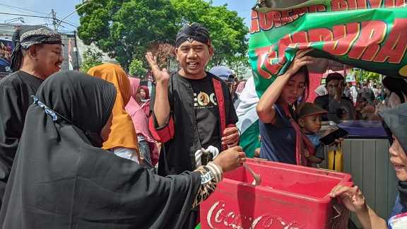 Peringati Hari Jadi, Kalangan Legislatif Ponorogo Berdayakan Pelaku UMKM