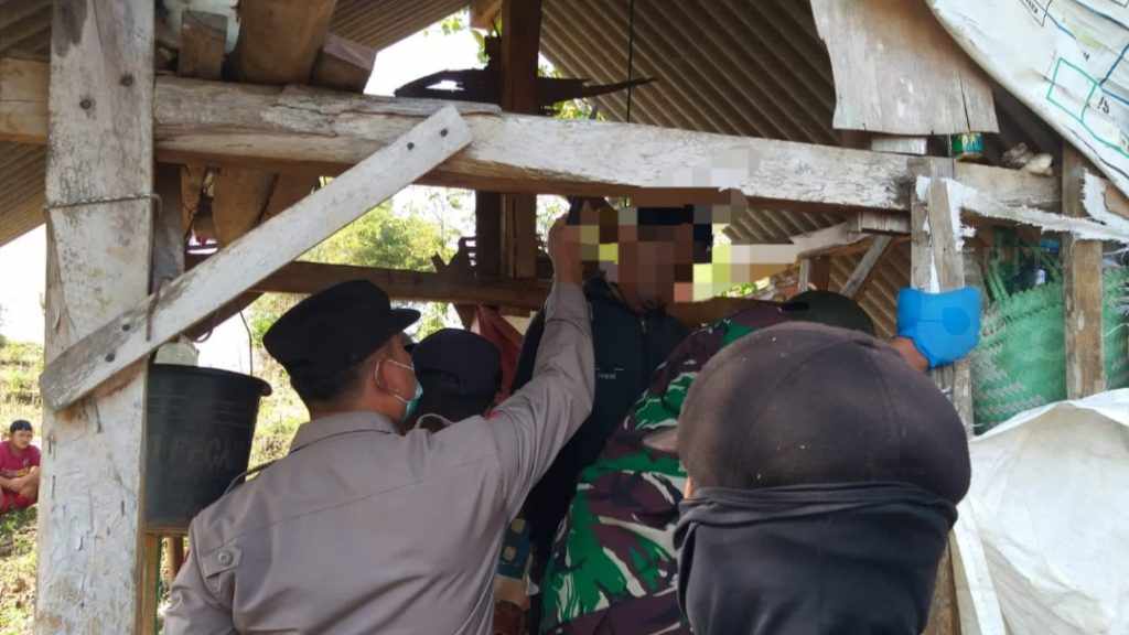 Pria di Tuban Ditemukan Meninggal Gantung Diri di Gubuk, Tinggalkan Utang Rp82,5 Juta ke Keluarga