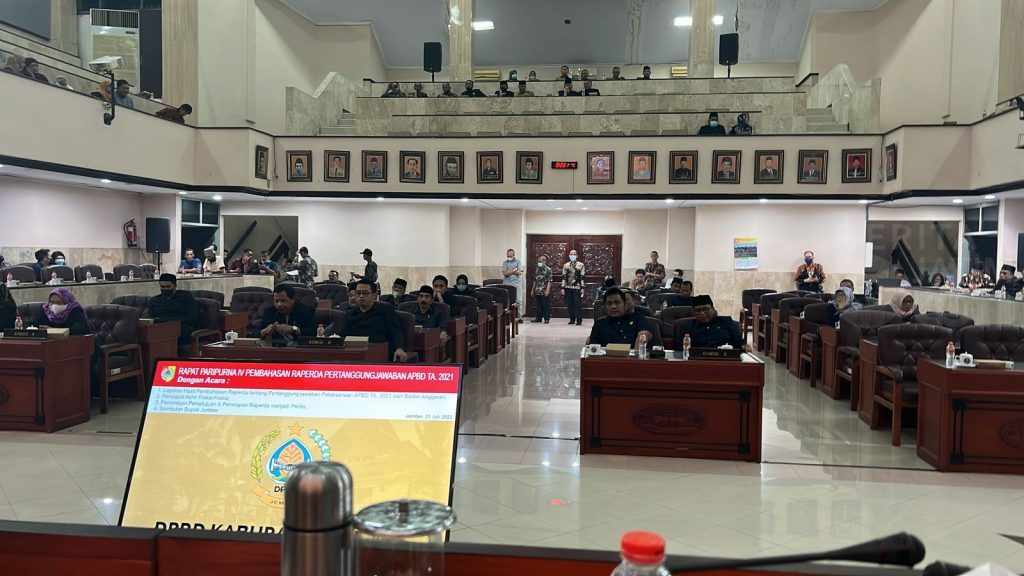 40 Anggota DPRD Jember Datang, Hanya Sebagian Ikut Paripurna
