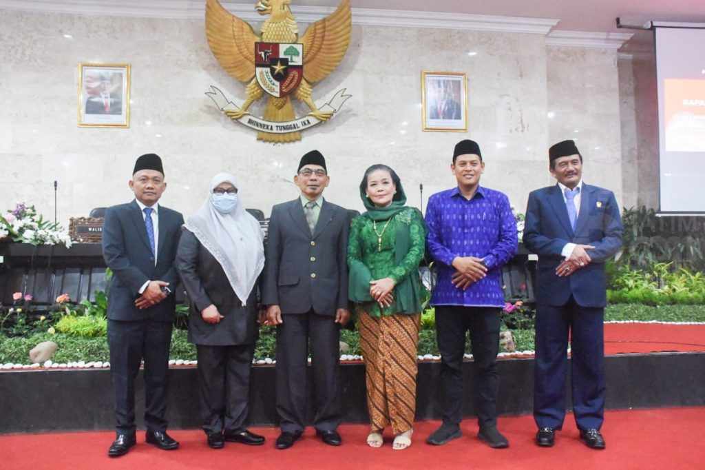 Sesuaikan dengan Peraturan Pemerintah Pusat, Wali Kota Kediri Ajukan Dua Raperda