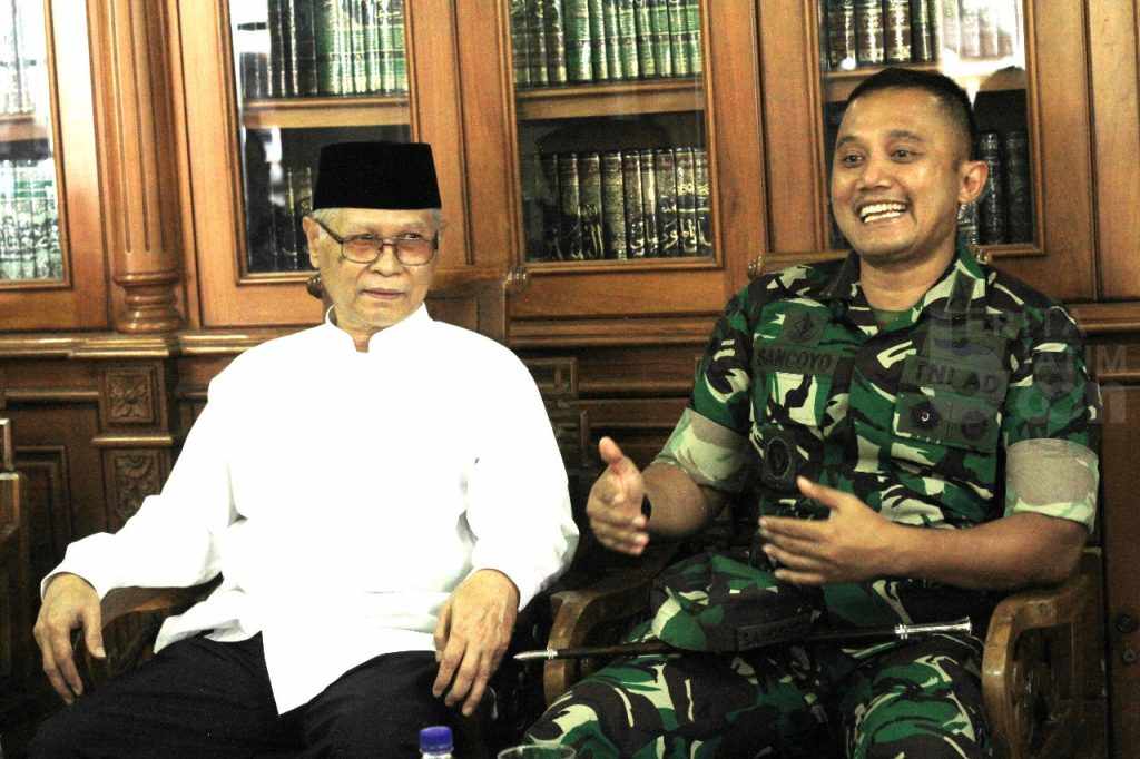 Komandan Yonif Mekanis 521 Kediri Kunjungi Ponpes Wali Barokah
