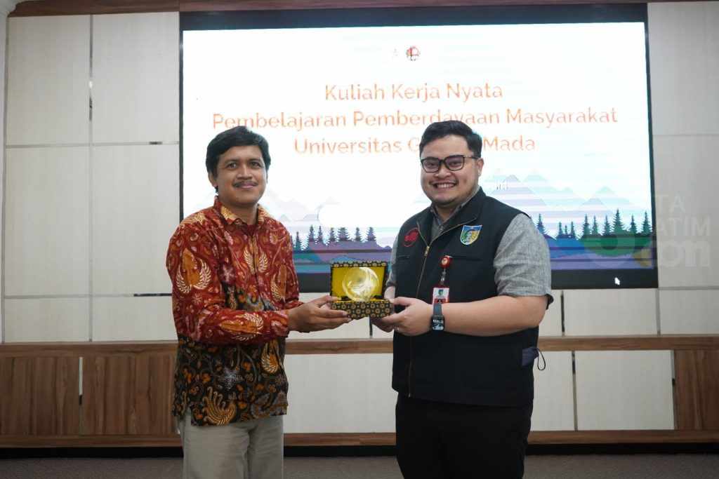 Indah untuk Dikenang, Mas Dhito Tawari Mahasiswa KKN di Onggoboyo Kediri